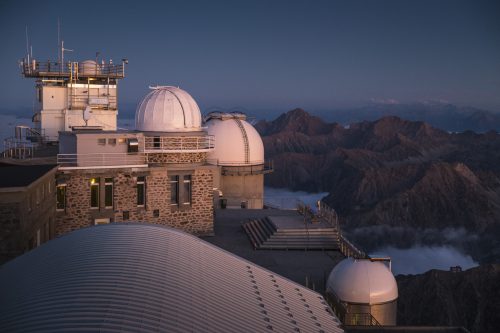 Coupoles-et-terrasse-Sud-heure-bleue