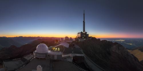 La-nuit-tombe-sur-le-Pic