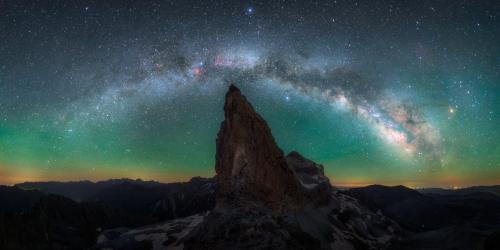 Le-Vaisseau-de-pierre-et-la-Voie-lactée